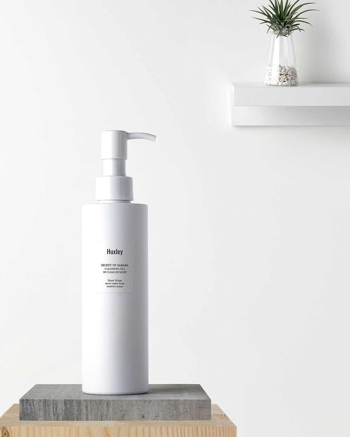 Huxley Be Clean, Be Moist Cleansing Gel_Low pH, Balancing, Foaming Cleanser