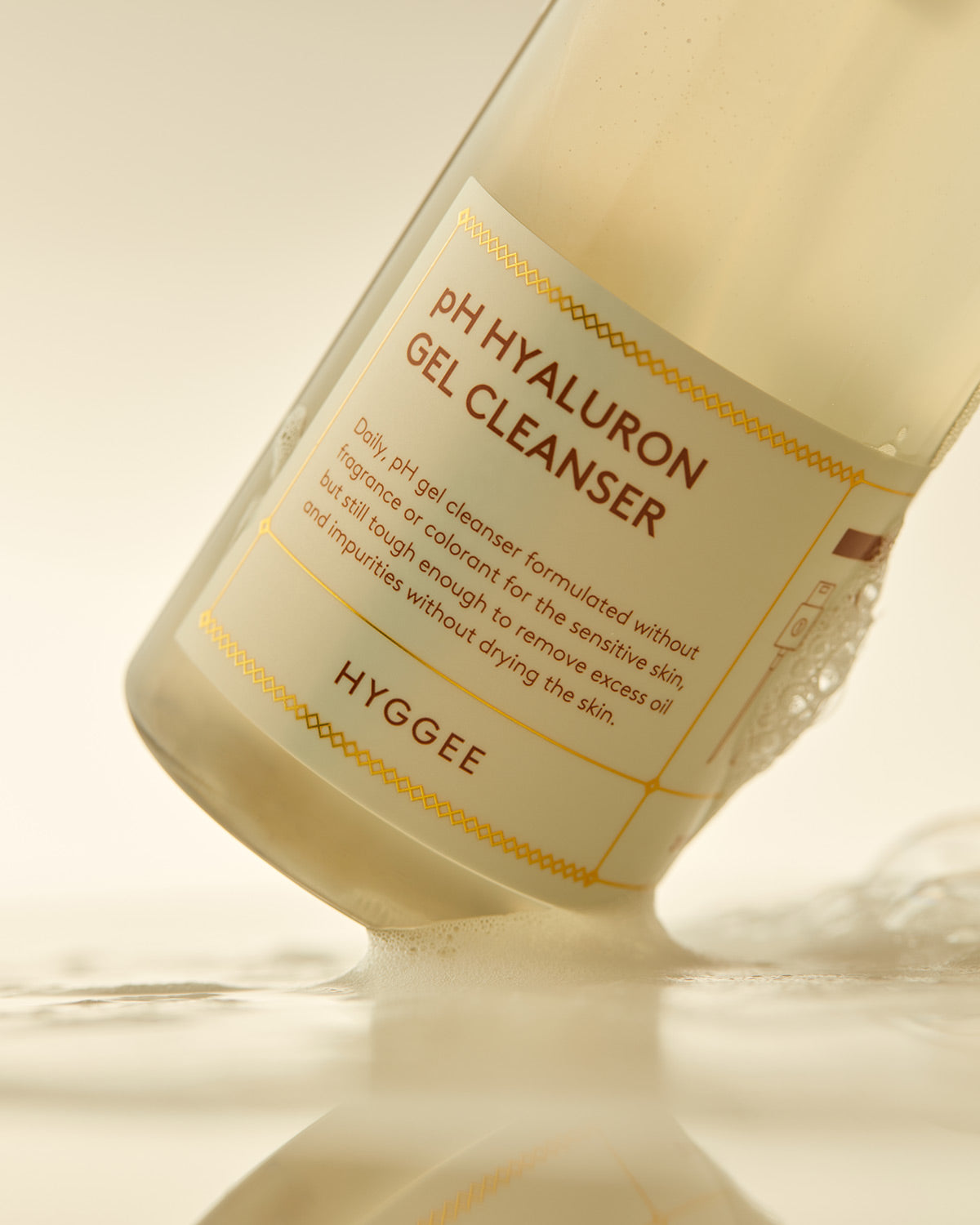 Hyggee pH Hyaluron Gel Cleanser_Hydrating and Gentle Gel Cleanser with 8 Layers of Hyaluronic Acid