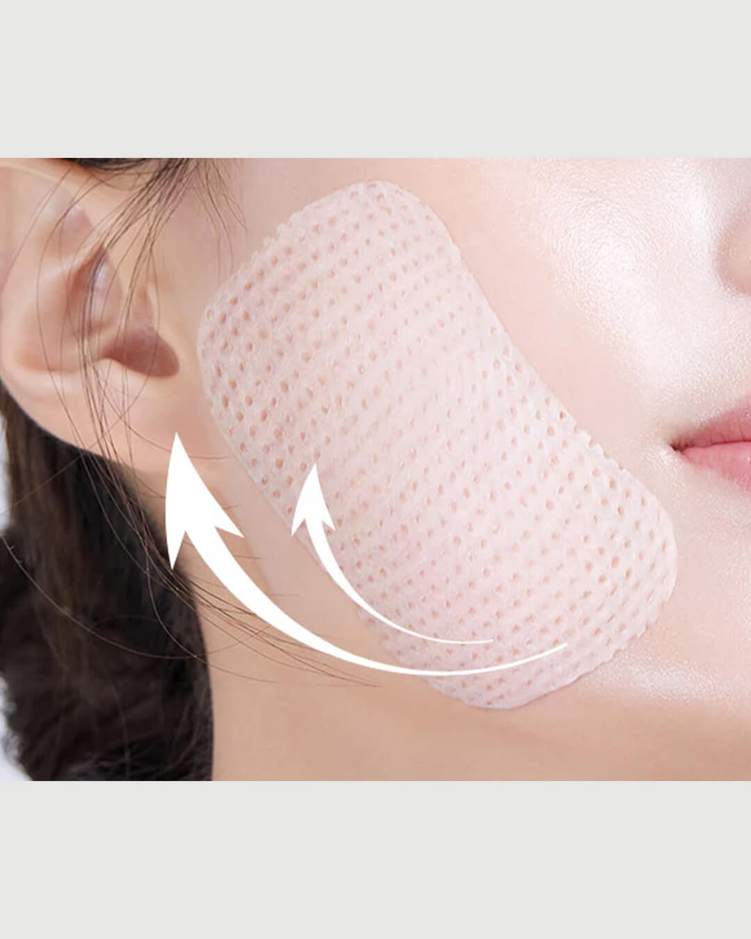 Mediheal Retinol Collagen Lifting Pad_Repairing, Firming & Collagen-boosting Treatment, model showing product when applied