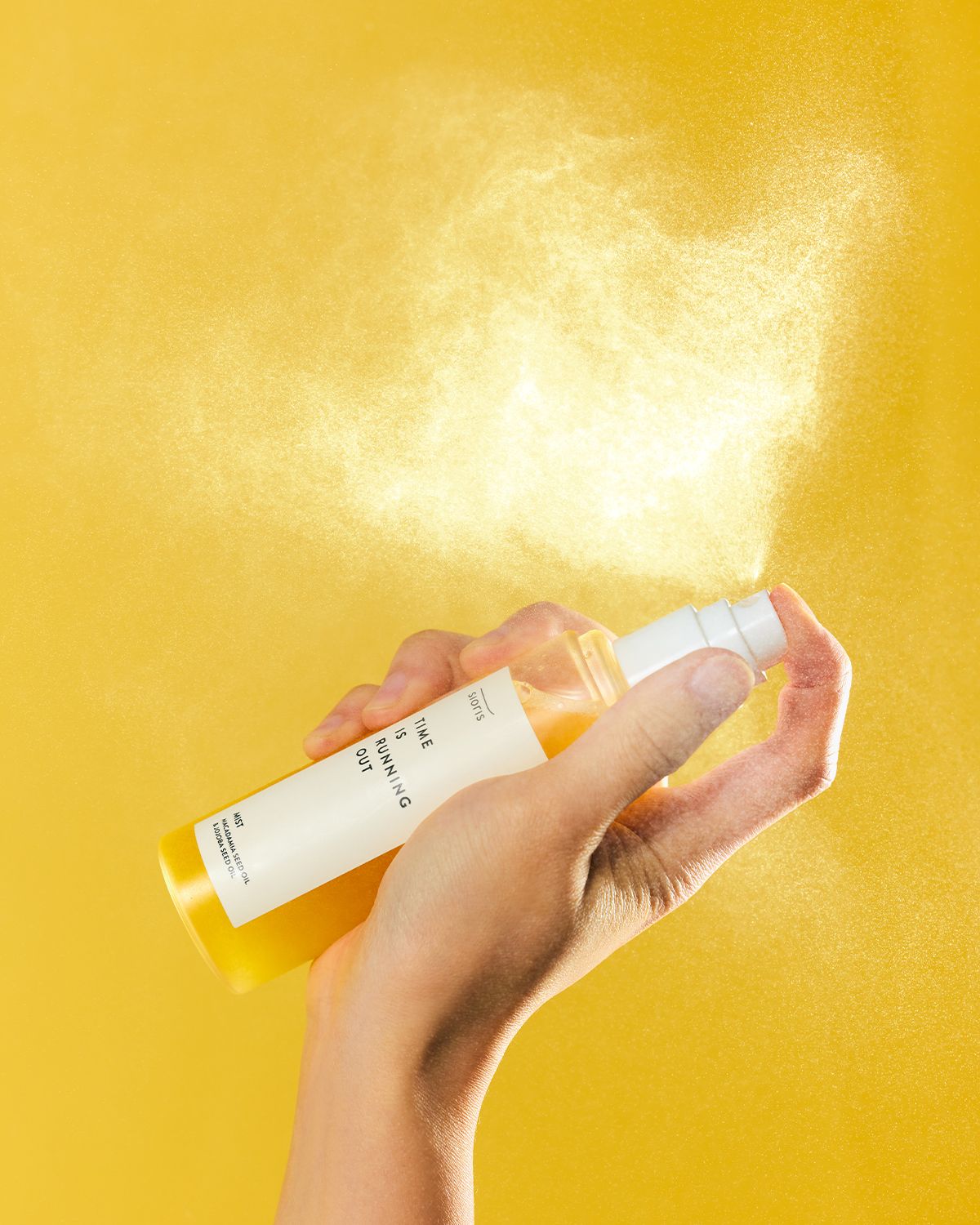 Sioris Time is Running Out Mist detail showing nourishing oil mist toner texture