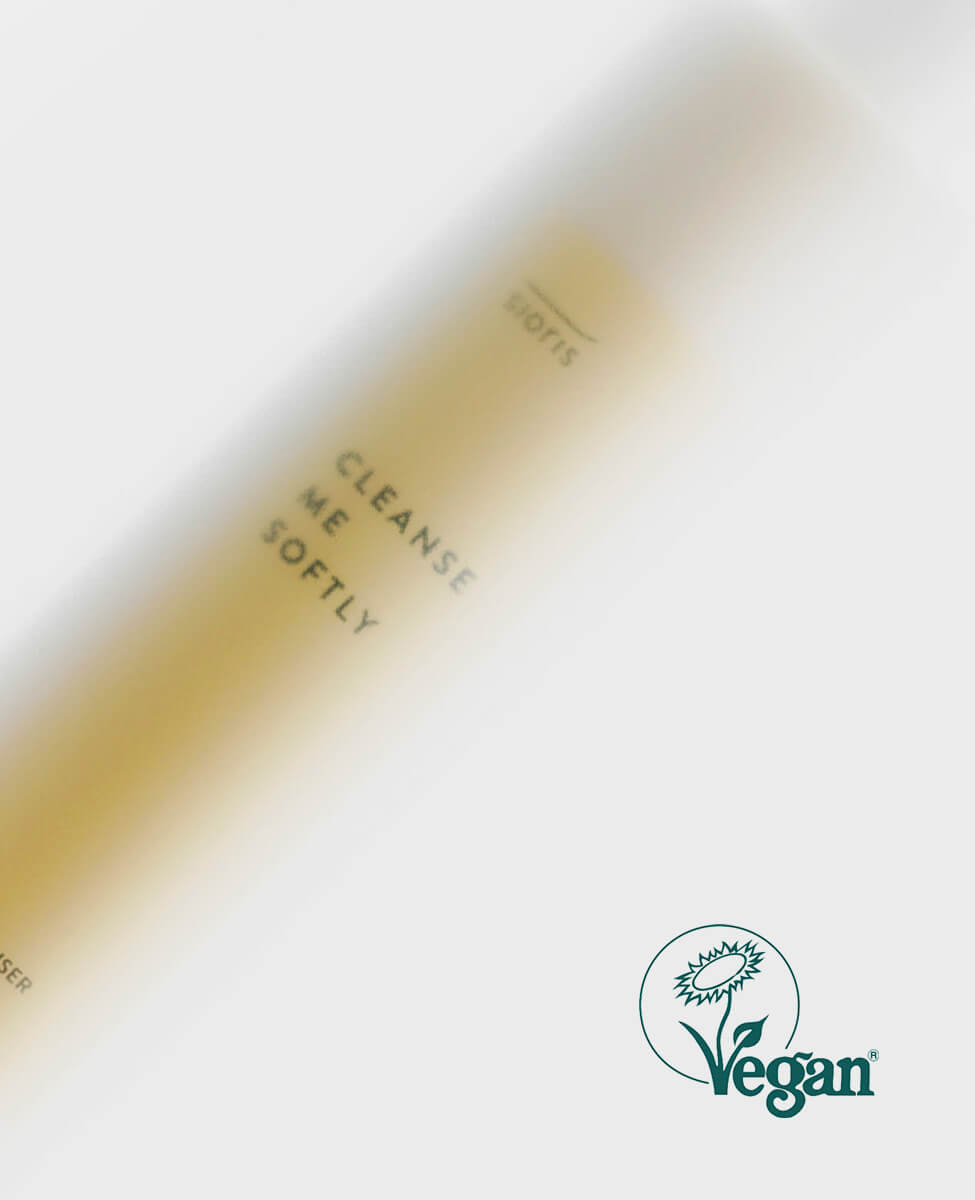 Sioris Cleanse Me Softly Milk Cleanser featuring vegan gentle hydrating formula