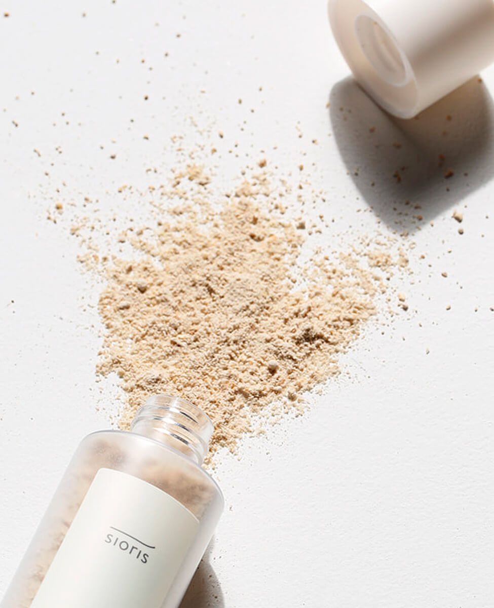 Sioris My Soft Grain Scrub texture showing natural oatmeal and brown rice flour