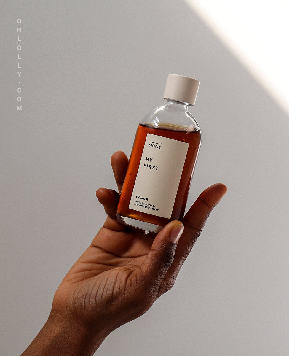 Sioris My First Essener in hand showing lightweight texture and packaging