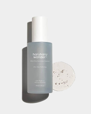 Haruharu Wonder Black Rice Hyaluronic Essence, light gel texture swatch. K-Beauty serum with Ultra Deep Technology.